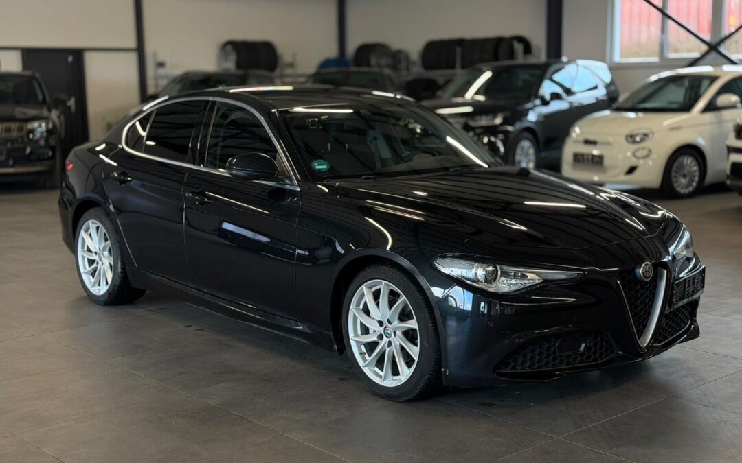 Alfa Romeo Giulia Super BIXEN+PANO+ACC+CARPLAY+MEMORY+SPUR.