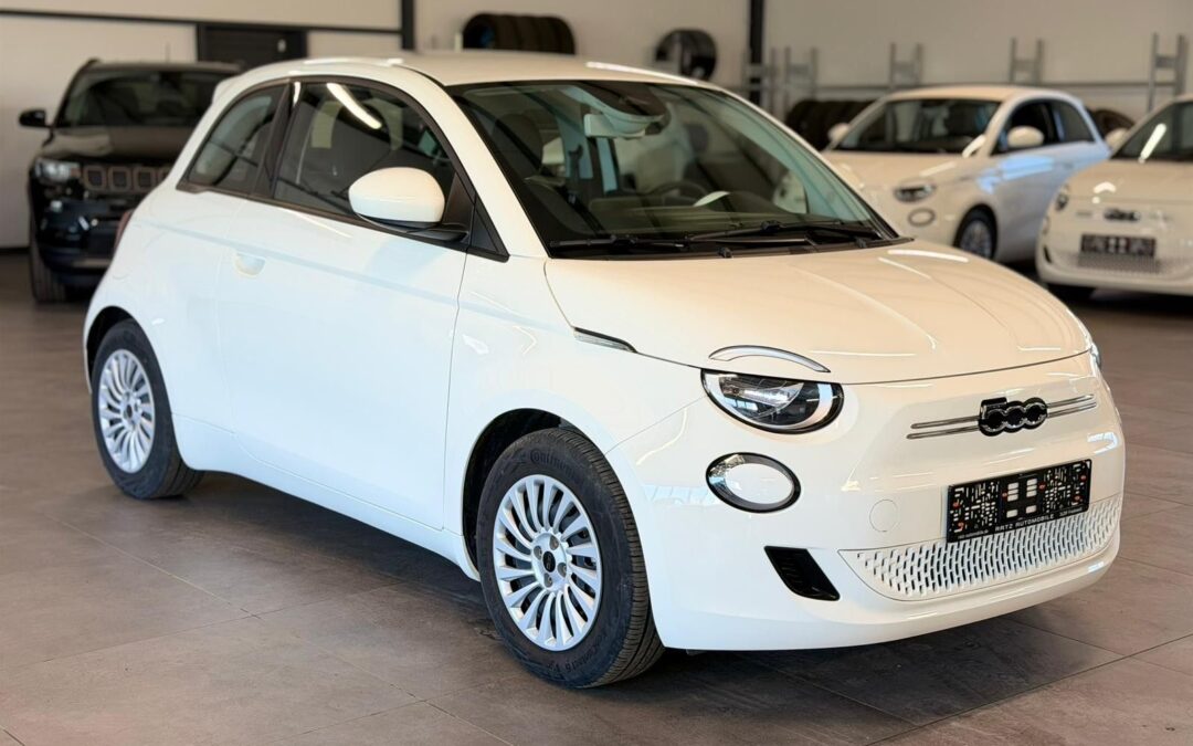 Fiat 500e 11KW+CARPLAY+TEMP+SPUR.ASS+STAND.HZ+NAVI+