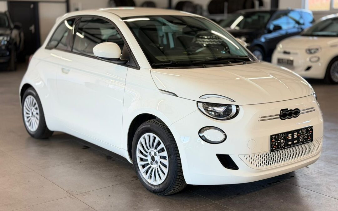 Fiat 500e 11KW+CARPLAY+TEMP+SPUR.ASS+STAND.HZ+NAVI+
