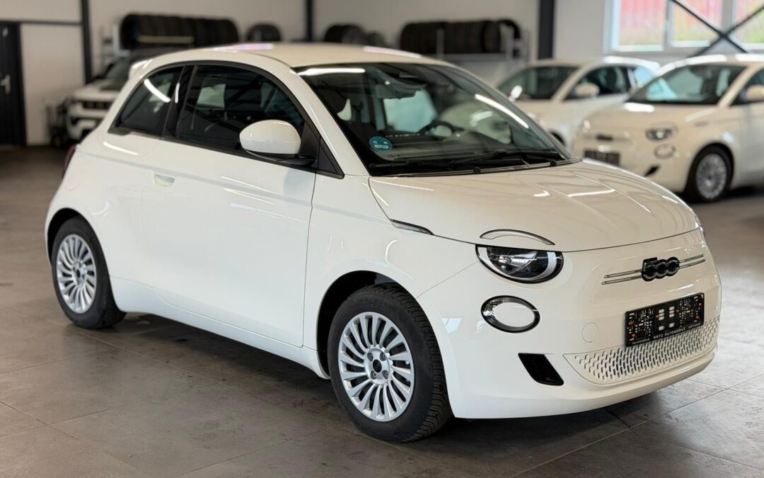 Fiat 500e 11KW+CARPLAY+TEMP+SPUR.ASS+STAND.HZ+NAVI+