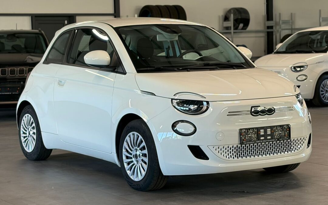 Fiat 500e 11KW+CARPLAY+TEMP+SPUR.ASS+STAND.HZ+NAVI+