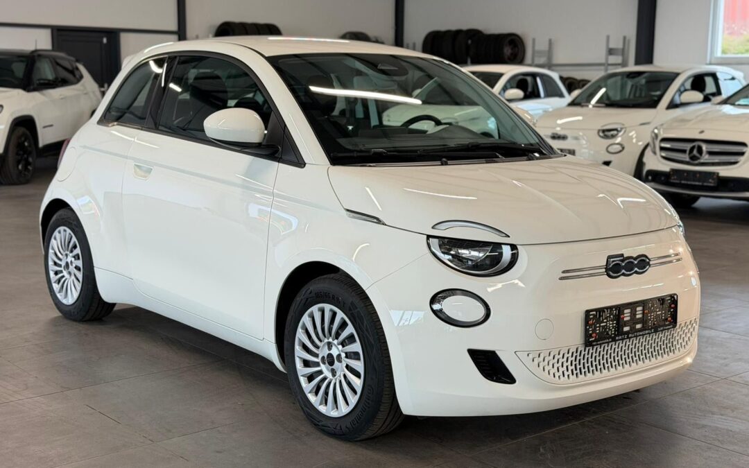 Fiat 500e 11KW+CARPLAY+TEMP+SPUR.ASS+STAND.HZ+NAVI+