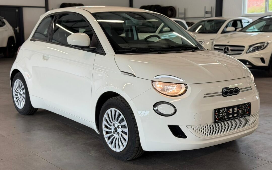 Fiat 500e 11KW+CARPLAY+TEMP+SPUR.ASS+STAND.HZ+NAVI+