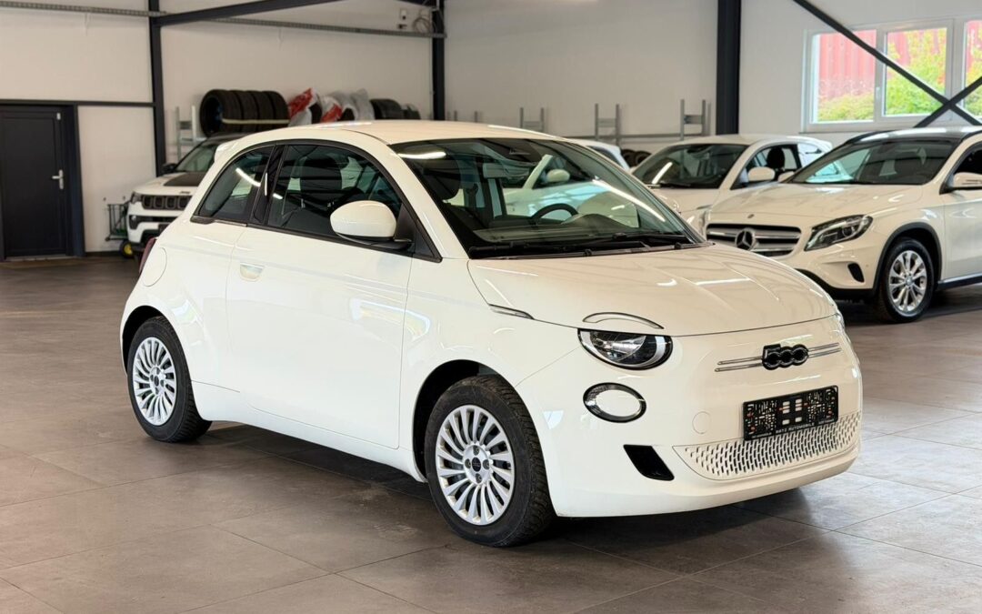 Fiat 500e 11KW+CARPLAY+TEMP+SPUR.ASS+STAND.HZ+NAVI+