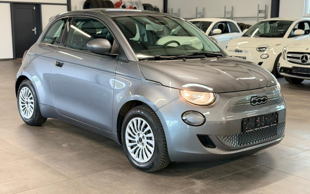 Fiat 500e 11KW+CARPLAY+TEMP+SPUR.ASS+STAND.HZ+NAVI+