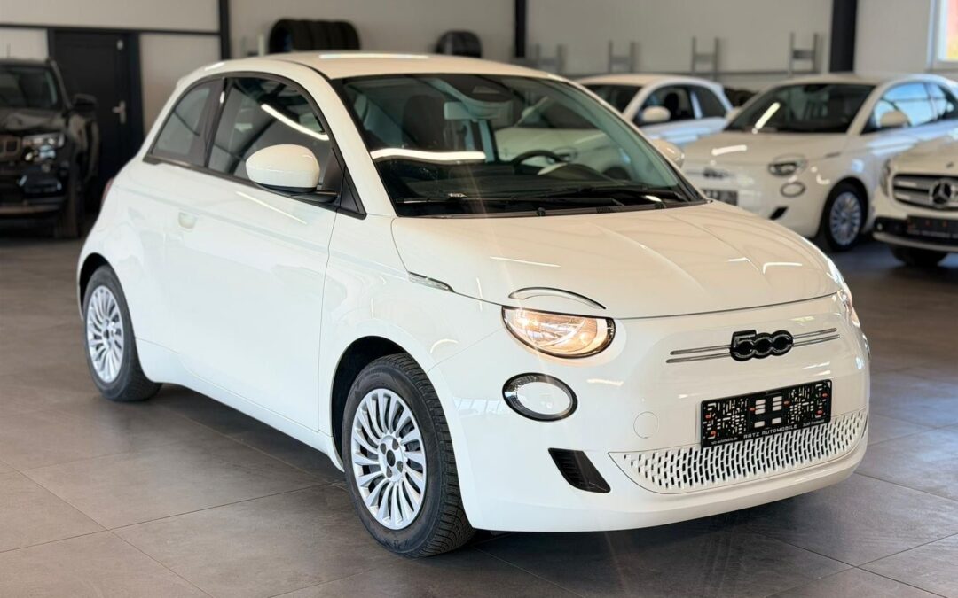 Fiat 500e 11KW+CARPLAY+TEMP+SPUR.ASS+STAND.HZ+NAVI+
