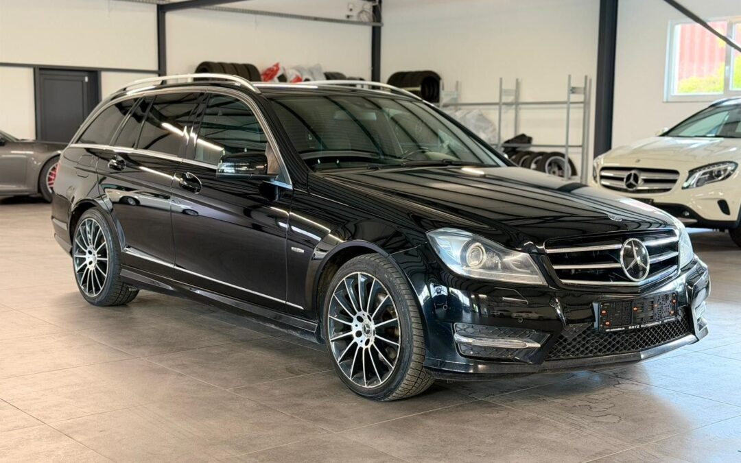 Mercedes-Benz C 220 AMG 4M BI-XEN+DISTR+AHK+ALCAN.+NAV+EL.HECK