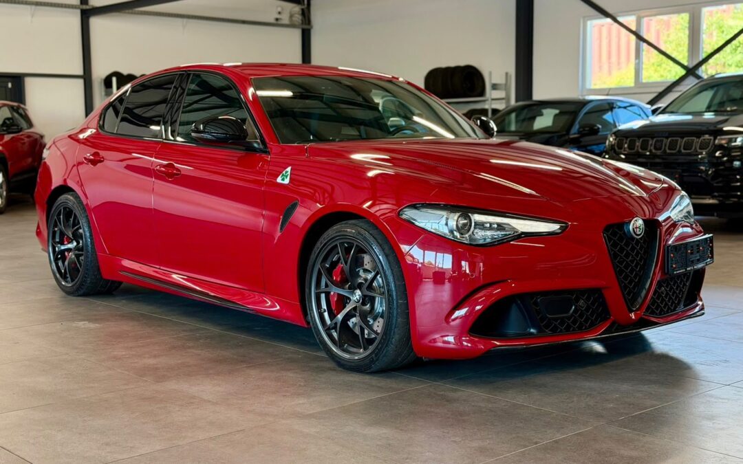 Alfa Romeo Giulia Quadrifoglio CARBON+AKRAPO+H&K+ACC+CARPLA